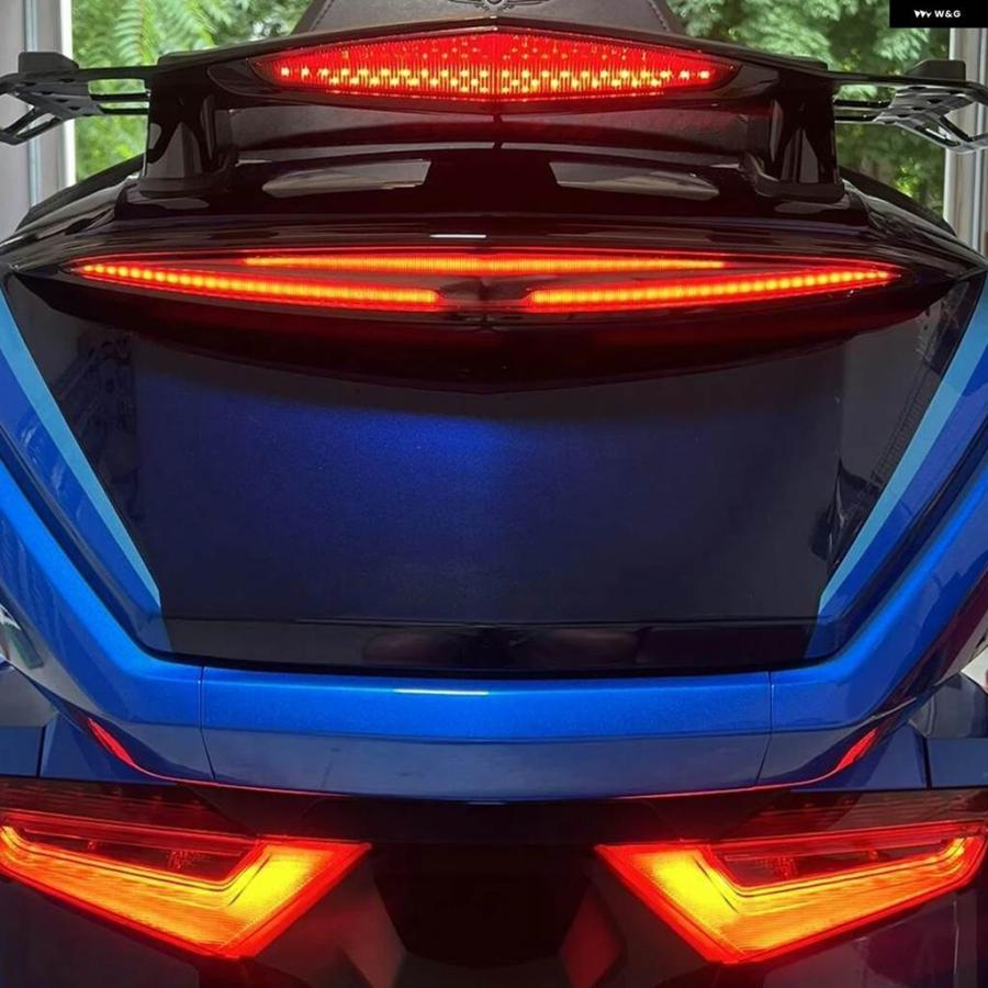 並行輸入品 オートバイ トランク スポイラー LEDライトレッドリア