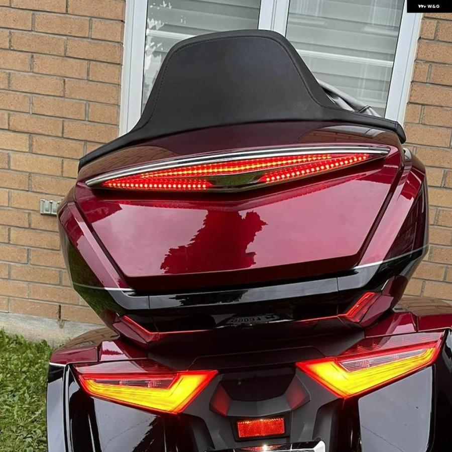 並行輸入品 オートバイ トランク スポイラー LEDライトレッドリア