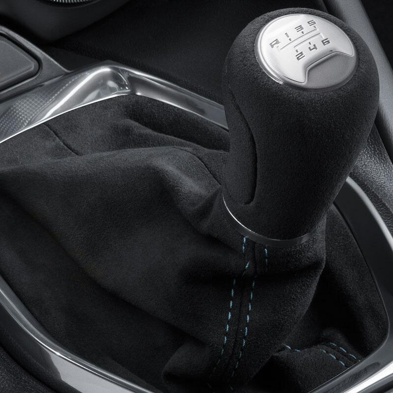 16y- カマロ 1LEスペック シフトノブ /ブーツ LS/LT 2.0L/3.6L