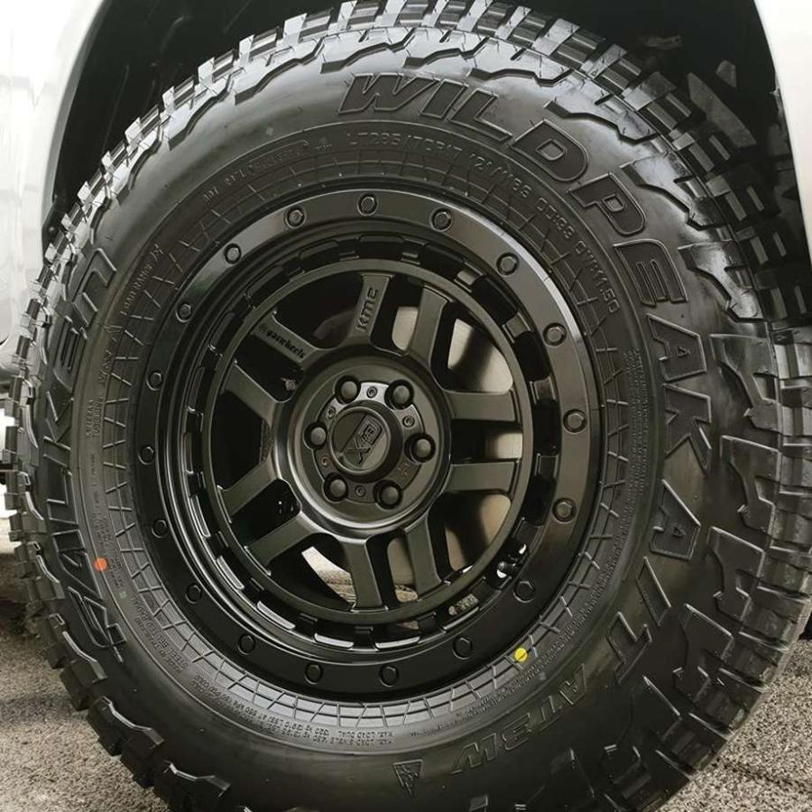 ハイラックス ランドクルーザープラド | ホイール KM540 RECON ハイラックス ランドクルーザープラド | ホイール KM540 RECON