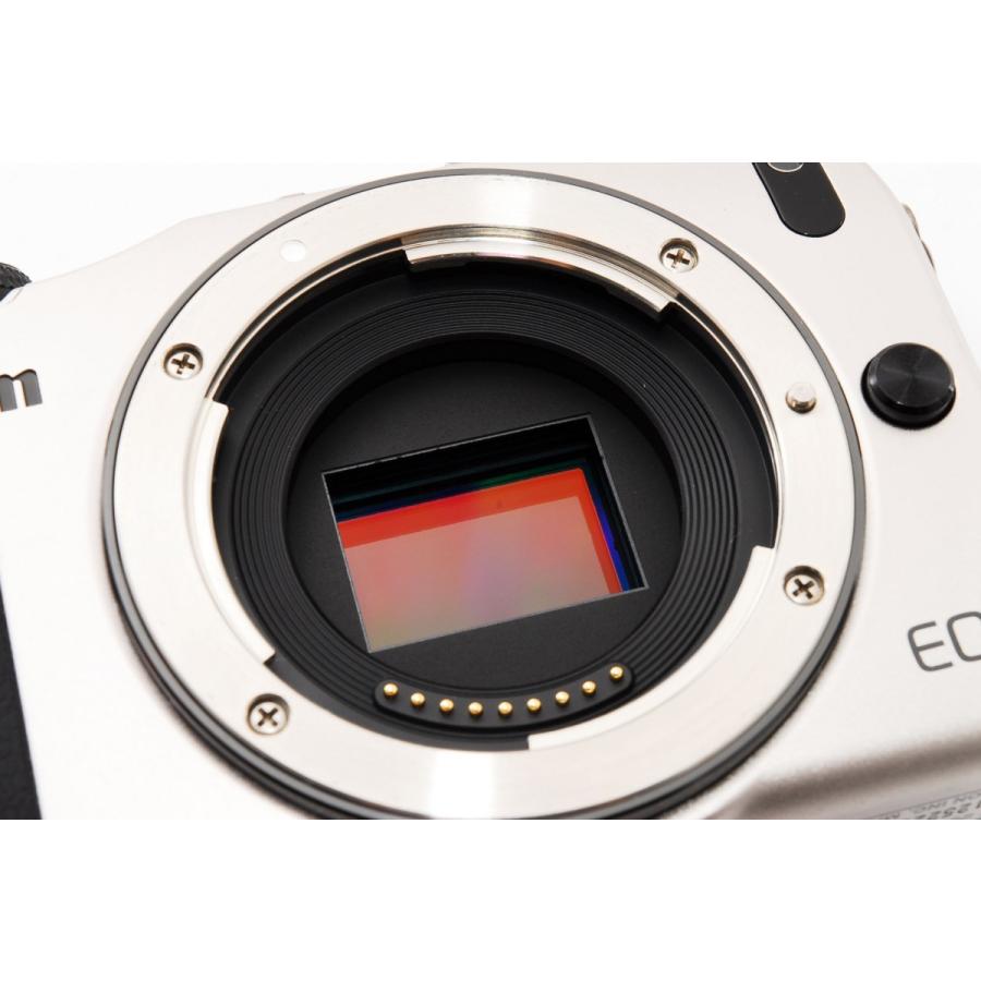 キヤノン Canon EOS M シルバー レンズキット 美品 軽量 キヤノン Canon EOS M シルバー レンズキット 美品 軽量