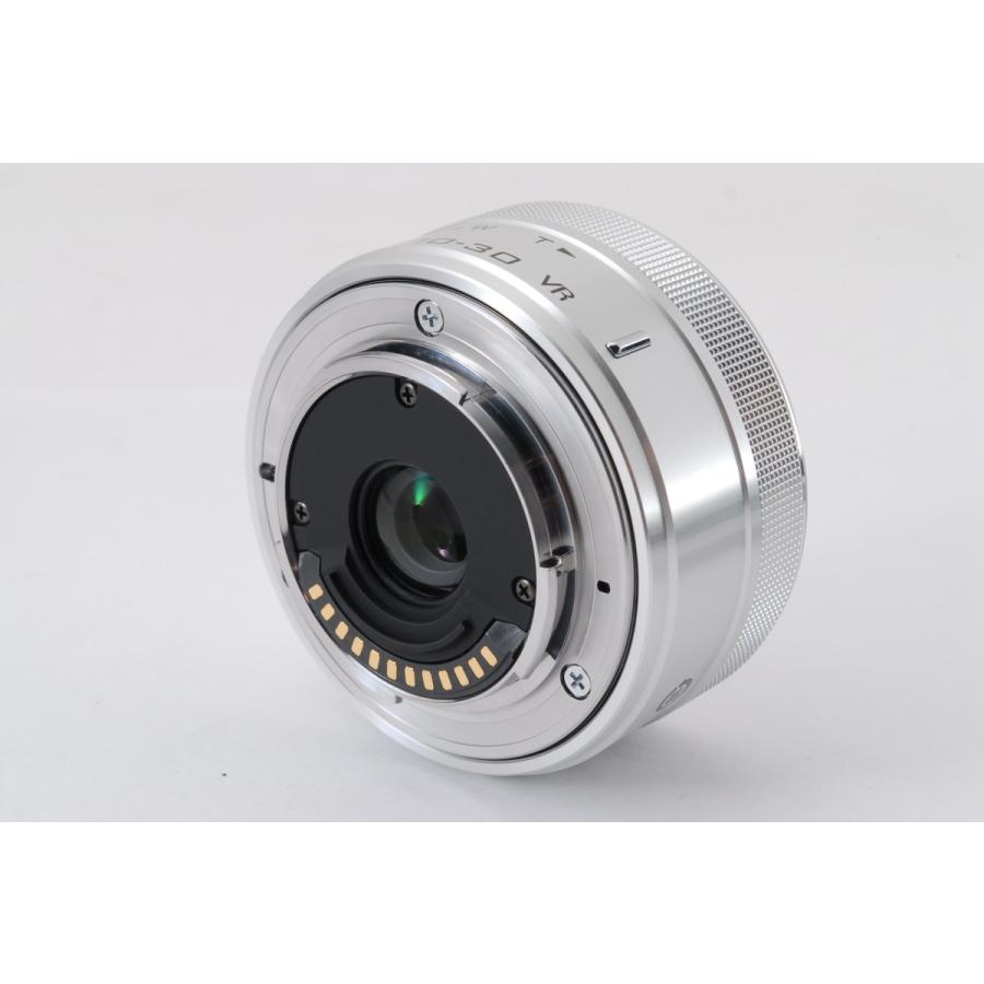 ニコン（Nikon） J5 シルバー レンズキット micro <プレゼント包装承り