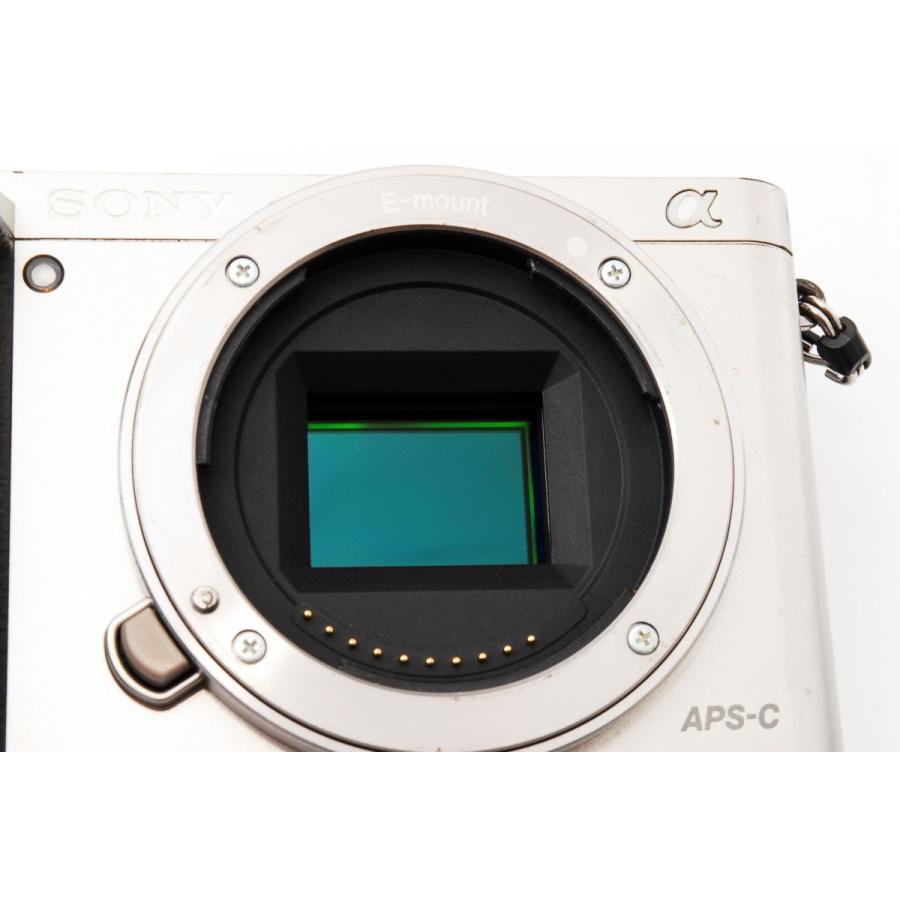 SONY a6000 シルバー ボディ 美品 SDカード ストラップ付 動作確認済み 1ヶ月保証付 スマホ転送 高性能の画像