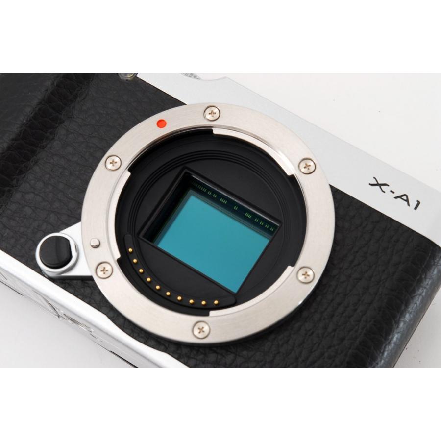 FUJIFILM フジフィルム X-A1 レンズキット シルバー 美品 小型 FUJIFILM フジフィルム X-A1 レンズキット シルバー 美品 小型