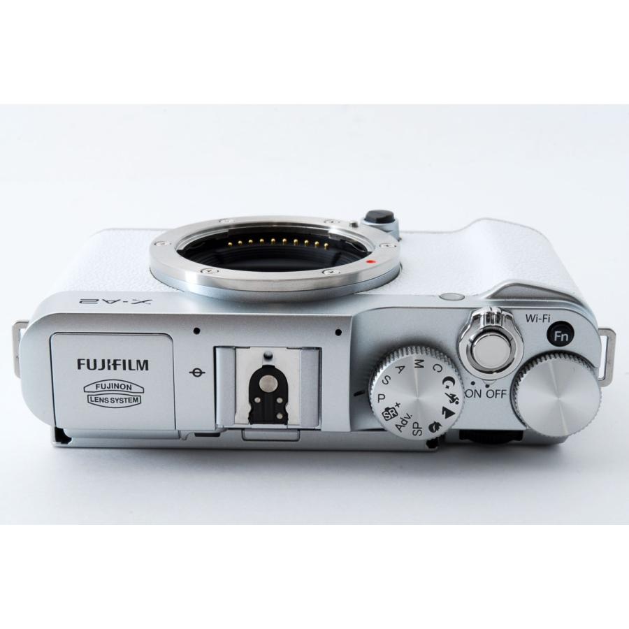 フジフィルム FUJIFILM X-A2 レンズキット ホワイト 美品 レンズフード 