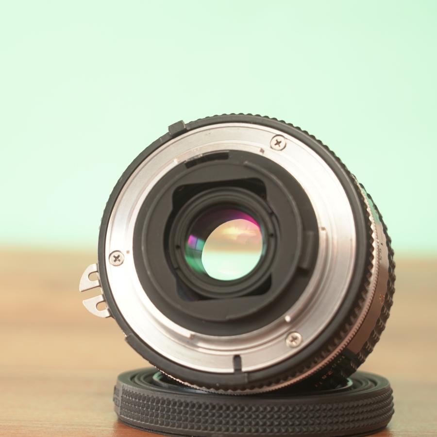 ニコン Ai Micro Nikkor 55mm f3.5 オールドレンズ 54 : 231116 