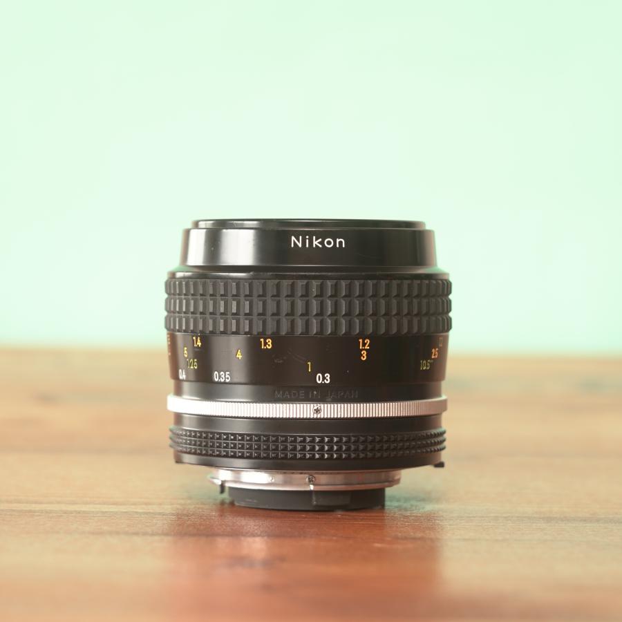 ニコン Ai Micro Nikkor 55mm f3.5 オールドレンズ 54 : 231116 