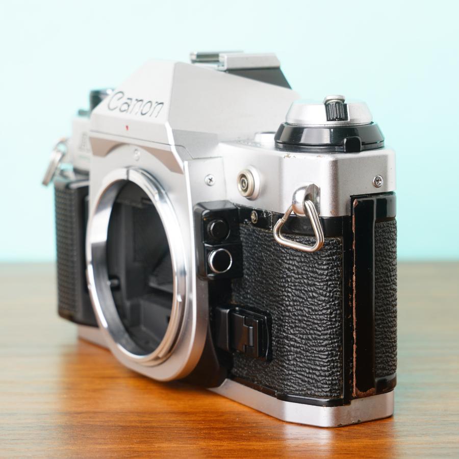 完動品◎Canon AE-1 Program フィルムカメラ 防湿庫管理 60 キヤノン 完動品◎Canon AE-1 Program フィルムカメラ 防湿庫
