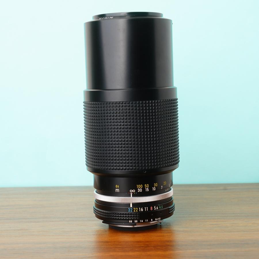 ニコン Nikon Zoom-NIKKOR 80-200mm F4.5 オールドレンズ