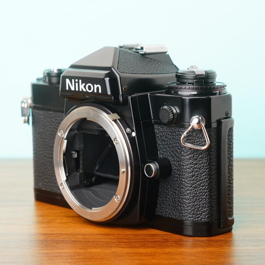 [美品] 完動品◎ニコン FE ブラック フィルムカメラ 防湿庫管理 #78 ニコン [美品] 完動品◎ニコン FE ブラック ボディ フィルム
