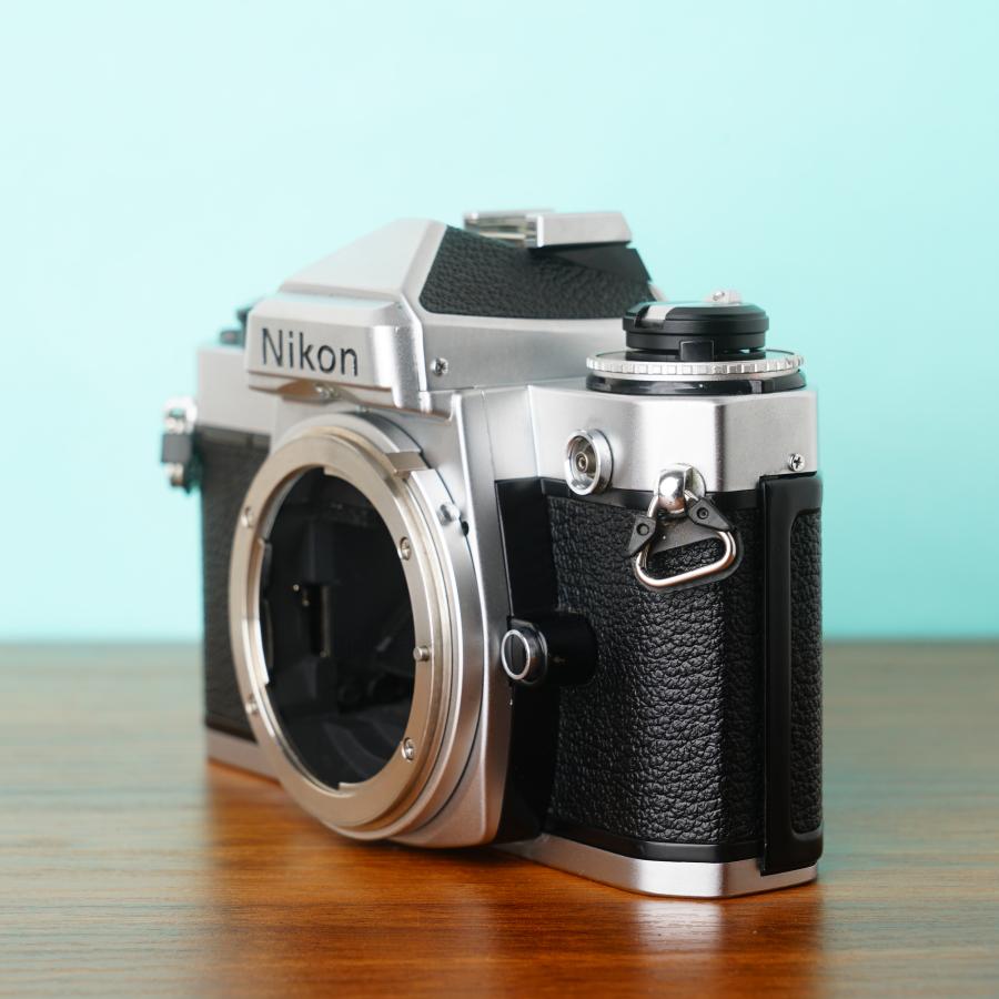 ニコン [美品] 完動品◎ニコン FE ボディ フィルムカメラ 防湿庫