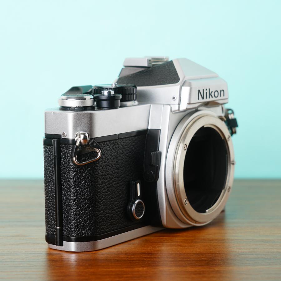 [美品] 完動品◎ニコン FE ブラック フィルムカメラ 防湿庫管理 #86 ニコン [美品] 完動品◎ニコン FE ボディ フィルムカメラ 防湿庫