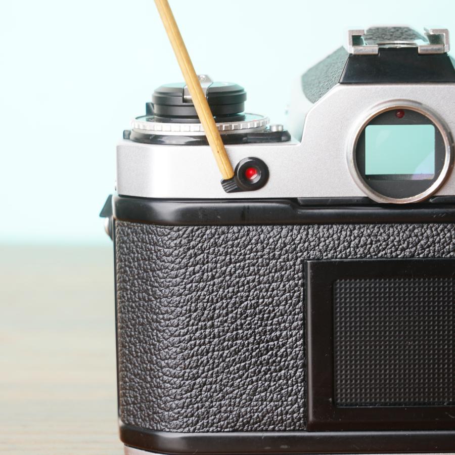 ニコン [美品] 完動品◎ニコン FE ボディ フィルムカメラ 防湿庫