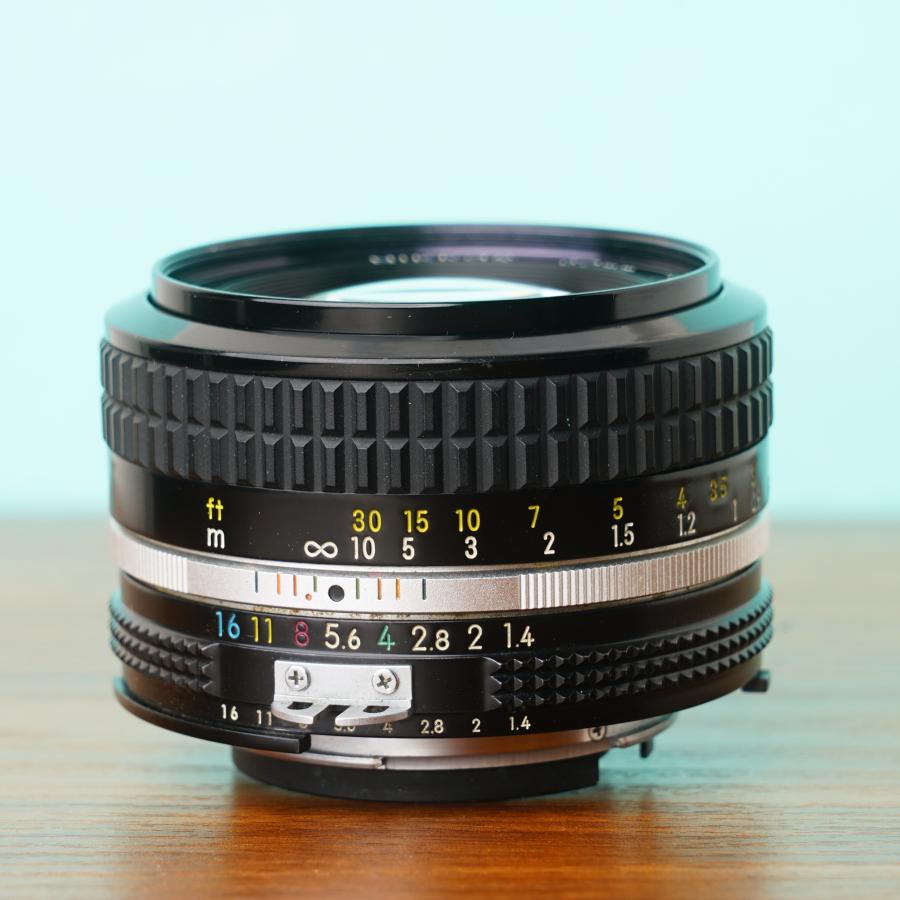 ニコン Nikon Ai NIKKOR 50mm f1.4 オールドレンズ レンズフード付き