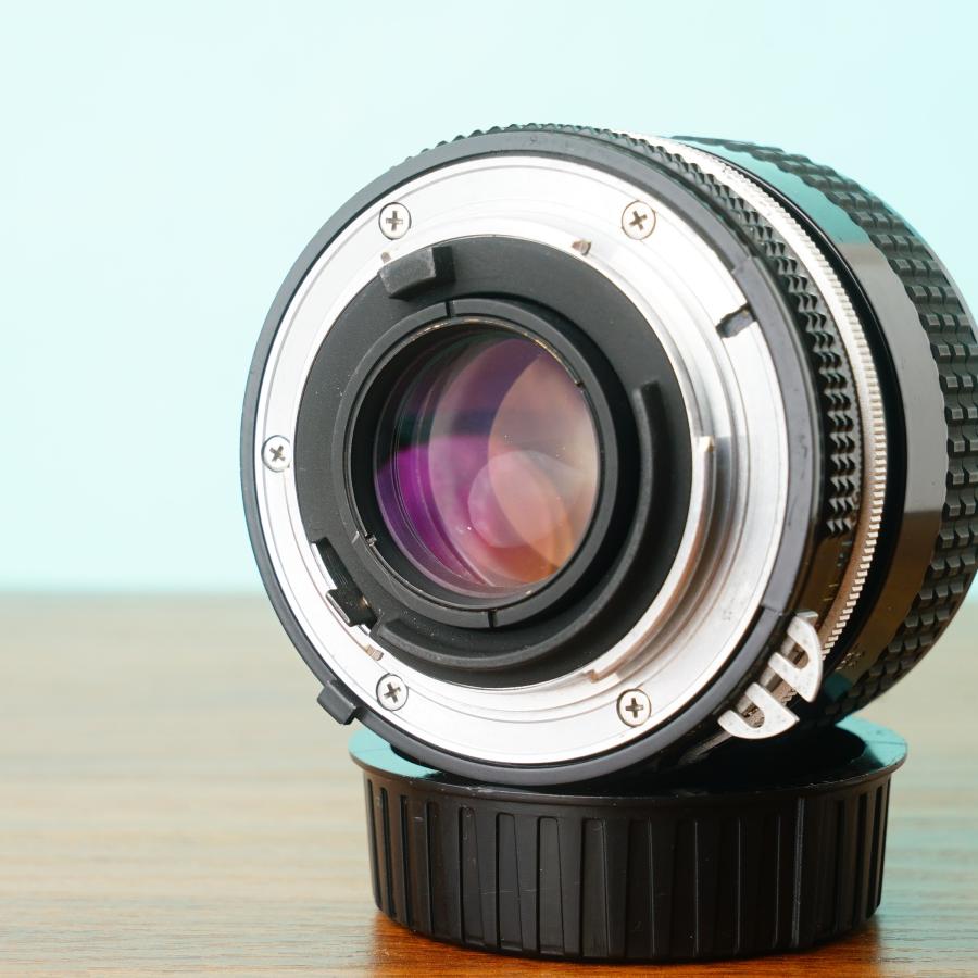 Nikon AI Nikkor 35mm f2.8 MFオールドレンズ フード付 ニコン（Nikon） Ai Nikkor 35mm F2 オールドレンズ 純正レンズフード