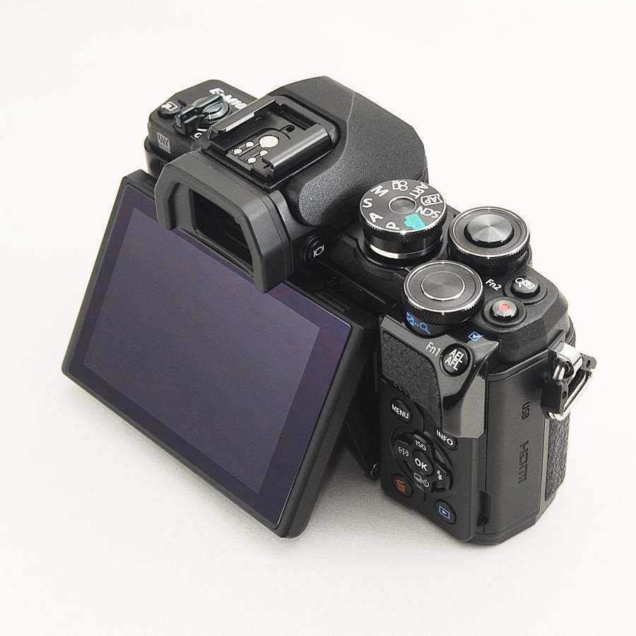 オリンパスOM-D E-M10 Mark III その他付属品、単焦点レンズ付き OM-D オリンパス OLYMPUS E-M10 Mark3 シルバーボディ 40-150mm