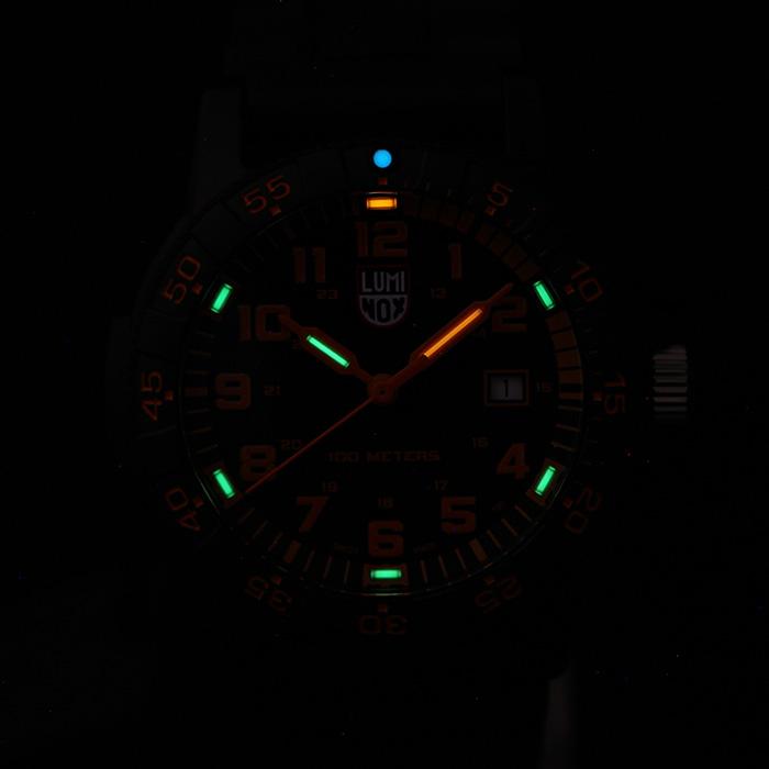 LUMINOX（ルミノックス） 0320シリーズ レザーバック シータートル