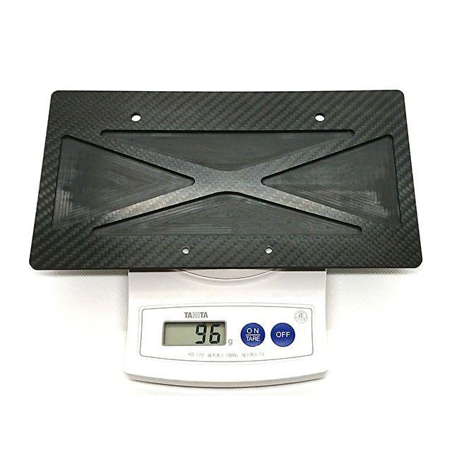 Fixe design 汎用 CFRP ライセンスプレートベース クロス バックサイド