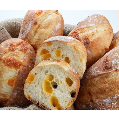 (業務用冷凍パン生地) とろけるチーズのもっちりフランスパン 150g x 36ヶの画像