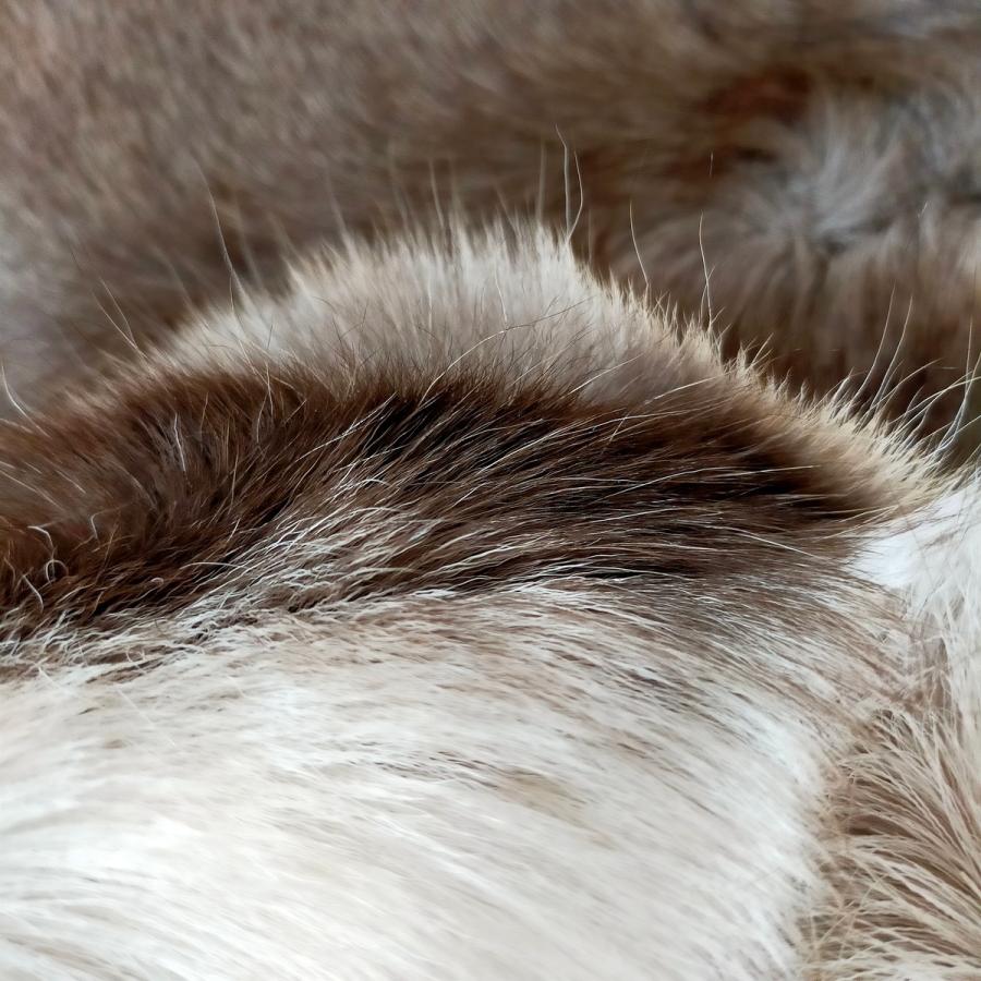 関西万博 北欧館【フィンランド製】高級トナカイの毛皮　ムートン、キャンプ、敷物 関西万博 北欧館【フィンランド製】高級トナカイの毛皮 ムートン