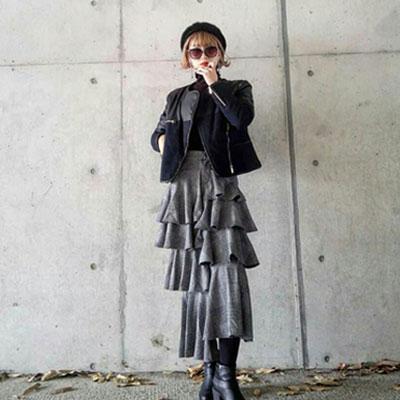 ダイアナ フリル タイト スカート 個性的なカジュアルスカート