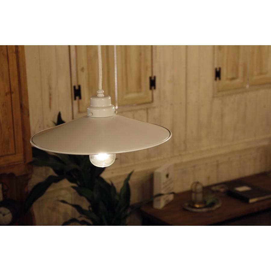 ホワイトドーム型　ペンダントライト　SOHO 天井照明　ビンテージ照明 アイアンシェード ホワイト ペンダントライト – KANADEMONO