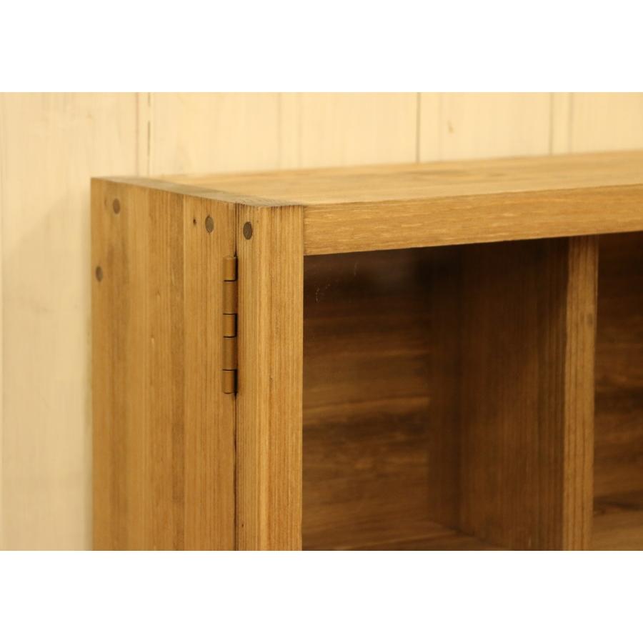 ガラス扉 付き コレクション シェルフ カップ ソーサー 飾り棚