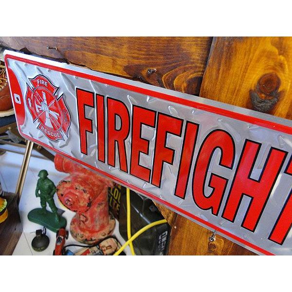 ファイヤーファイター　ストリートサイン アメリカ雑貨 アメリカン雑貨 スティールサイン ブリキ看板 エンボス加工 人気 ガレージ |  | 02
