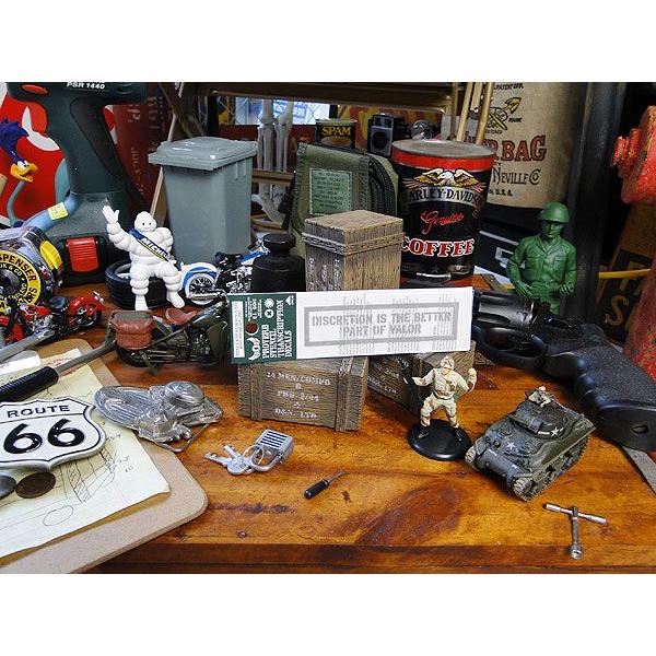 ことわざステンシル転写ステッカー　（逃げるが勝ち）　アメリカ雑貨　アメリカン雑貨　車　シール　ブランド　おもしろ | アメリカン レトロ | 03