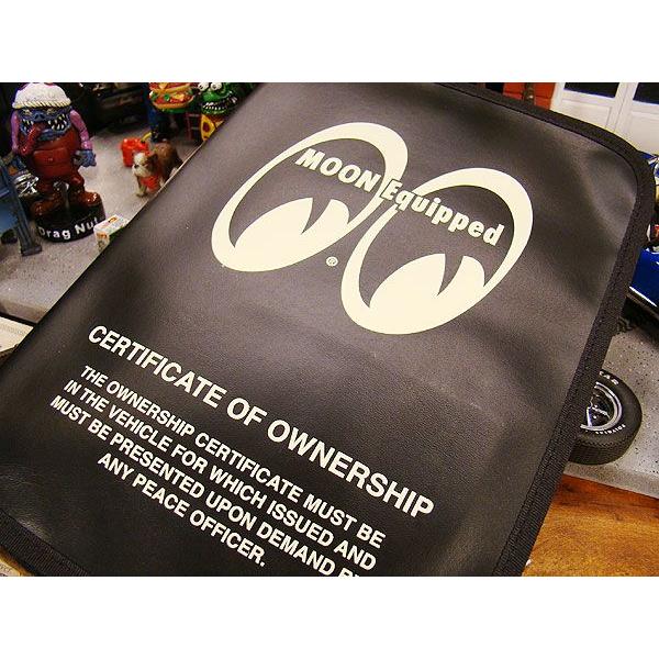 ムーンアイズ　車検証入れ　（ブラック/ホワイト）　アメリカ雑貨　カー用品　インテリア　雑貨　グッズ　ブランド |  | 01