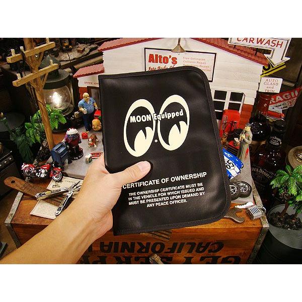 ムーンアイズ　車検証入れ　（ブラック/ホワイト）　アメリカ雑貨　カー用品　インテリア　雑貨　グッズ　ブランド |  | 04