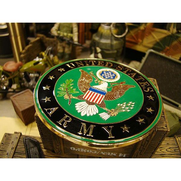 ミリタリーカーグリルバッジ　（U.S.アーミー/ブラック）　■　アメリカン雑貨　ミリタリー　ガレージグッズ　男前　カーアクセサリー |  | 01