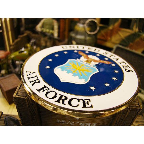 ミリタリーカーグリルバッジ　（U.S.エアフォース）　■　アメリカ雑貨　アメリカン雑貨　ミリタリー　ガレージグッズ　カーアクセサリー |  | 01