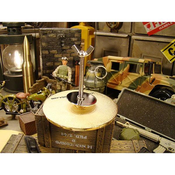 ミリタリーカーグリルバッジ　（U.S.エアフォース）　■　アメリカ雑貨　アメリカン雑貨　ミリタリー　ガレージグッズ　カーアクセサリー |  | 02