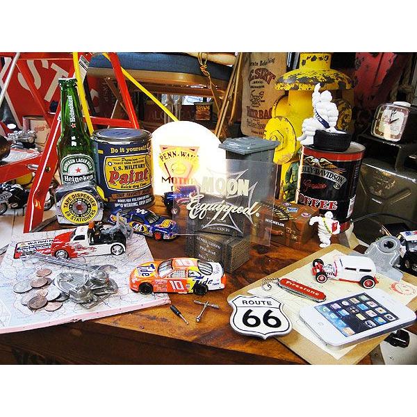 ムーン　イクイップド　抜きステッカー　（アイアンクロス/シルバー）　アメリカン雑貨 アメリカ雑貨　車　シール　ブランド |  | 03