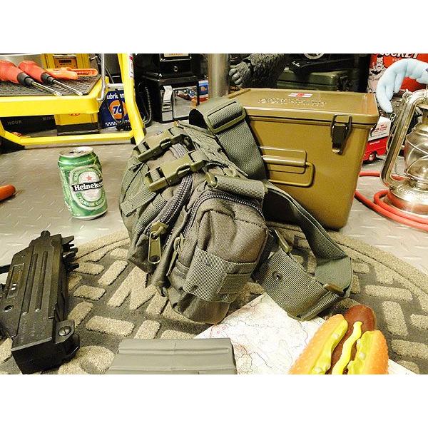 ミリタリー専門メーカーが作った俺たちのミリタリーバッグ 2WAYバッグ (オリーブ)　■　アメリカ雑貨　アメリカン雑貨　男前　メンズバッグ |  | 02