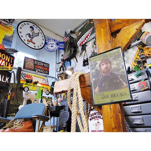 有名人＆ミュージシャン　ブリキポスター　（チャック・ノリス）　アメリカン雑貨　アメリカ雑貨 |  | 03