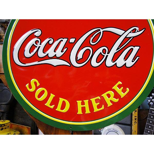 コカ・コーラ クラシックロゴ・ラウンド　エンボス・ティンサイン アメリカ雑貨 アメリカン雑貨 サインプレート インテリア 壁飾り 人気 | Coca Cola | 02