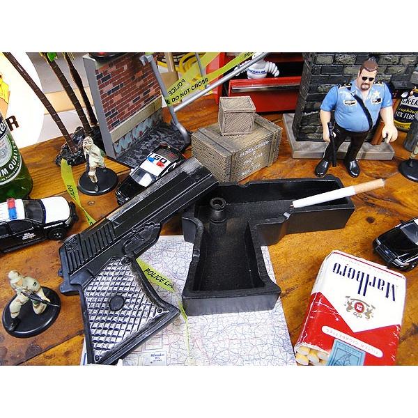 ハンドガン　アシュトレイ ■ アメリカ雑貨 アメリカン雑貨 おもしろグッズ おもしろ雑貨 ミリタリー 灰皿 卓上 |  | 01