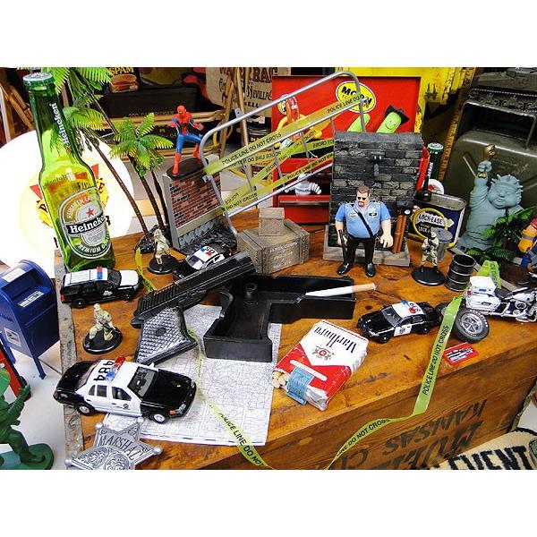 ハンドガン　アシュトレイ ■ アメリカ雑貨 アメリカン雑貨 おもしろグッズ おもしろ雑貨 ミリタリー 灰皿 卓上 |  | 05