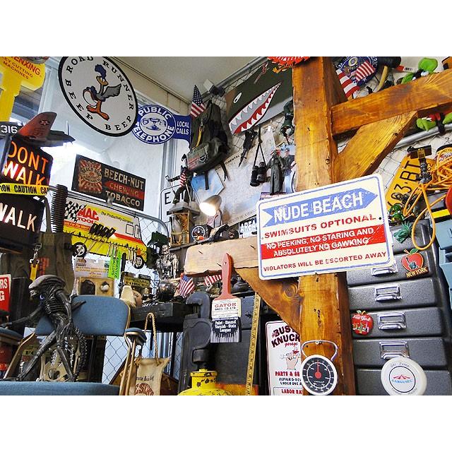 「ヌードビーチはこちら！」　ミニジョーク看板 アメリカ雑貨 アメリカン雑貨 サインプレート ティンサインボード |  | 04