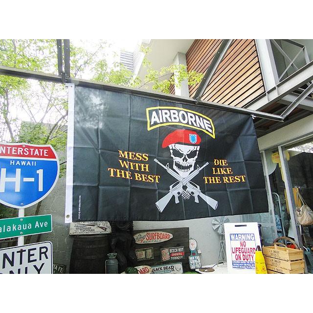 スペシャルフォース　ミリタリーフラッグ　（エアボーン/レッドベレー）　■　アメリカ雑貨　アメリカン雑貨　ミリタリー　ガレージグッズ |  | 02