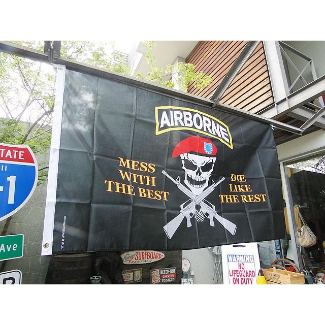 スペシャルフォース　ミリタリーフラッグ　（エアボーン/レッドベレー）　■　アメリカ雑貨　アメリカン雑貨　ミリタリー　ガレージグッズ |  | 04