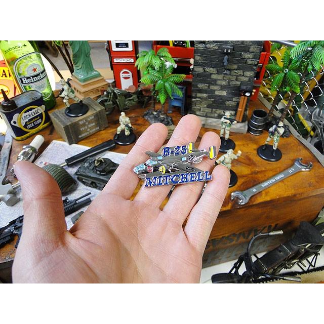 クラシック戦闘機　ピンバッジ　（B-25　ミッチェル）　■　アメリカ雑貨　アメリカン雑貨　ミリタリー　ガレージグッズ　男前　メンズ |  | 01