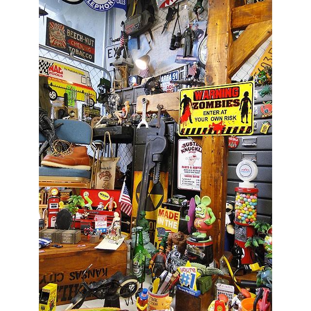 「警告！この先にゾンビいます」　ミニジョーク看板　■ アメリカン雑貨 アメリカ雑貨 | アメリカン レトロ | 05