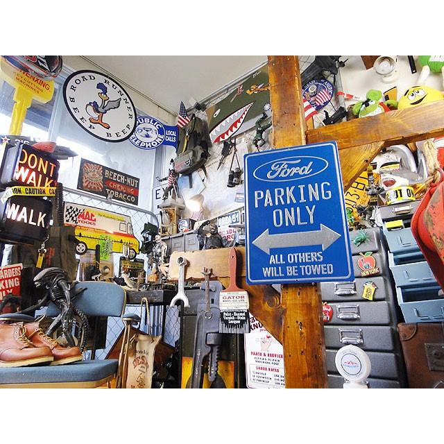 フォード専用駐車場　エンボス　ティンサイン アメリカ雑貨 アメリカン サインプレート ティンサインボード インテリア 壁飾り おしゃれ | アメリカン レトロ | 03