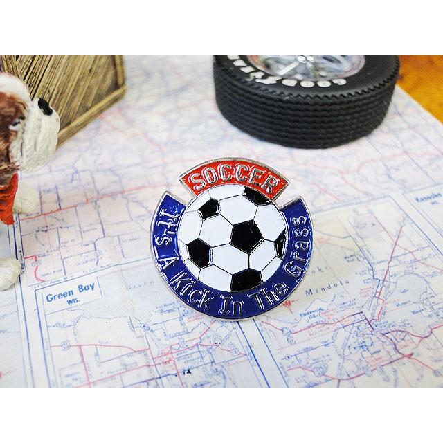 スポーツ　ピンバッジ　（サッカー/キック・イン・ザ・グラス）　アメリカン雑貨 アメリカ雑貨 | 