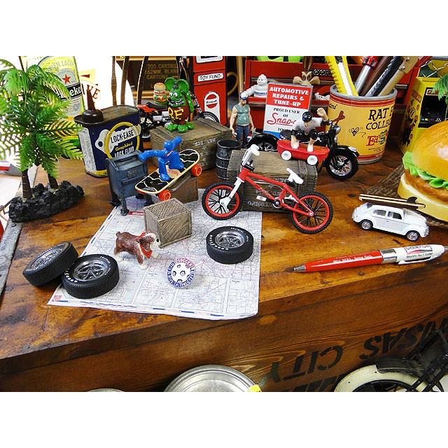 スポーツ　ピンバッジ　（サッカー/キック・イン・ザ・グラス）　アメリカン雑貨 アメリカ雑貨 |  | 03