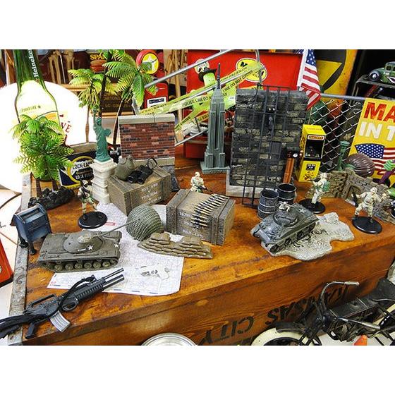 ガンマニアのための銃型ピンバッジ　（45口径ピストル/SLVモデル1911）　アメリカ雑貨　アメリカン雑貨 |  | 03