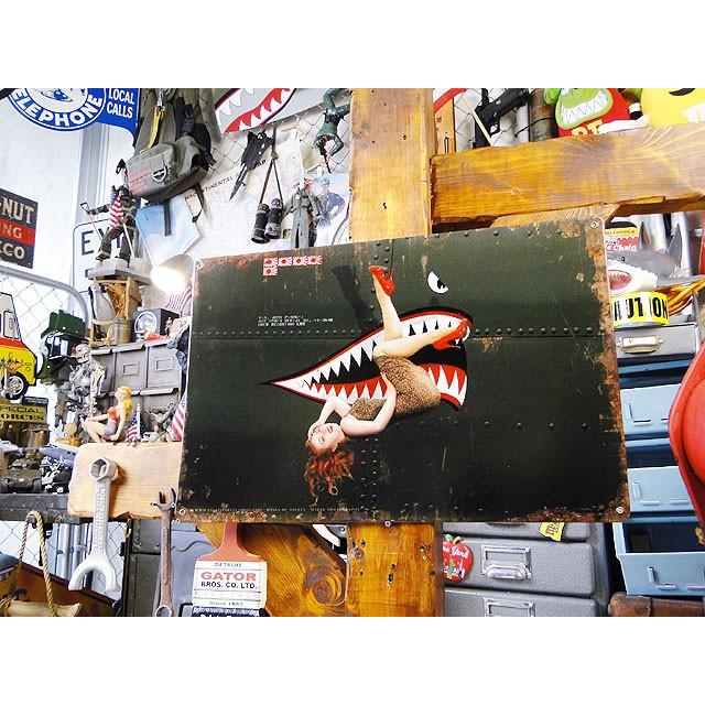 ピンナップガール＆戦闘機　U.S.ヘヴィースチールサイン　（シャークヘッド）　アメリカ雑貨　アメリカン雑貨 | アメリカン レトロ | 05